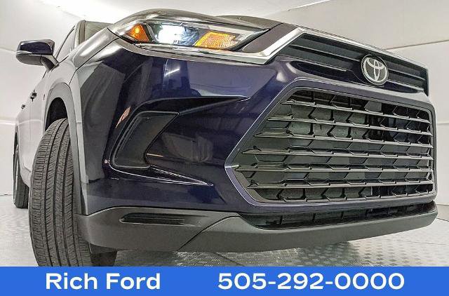 Used 2024 Toyota Grand Highlander XLE image 25