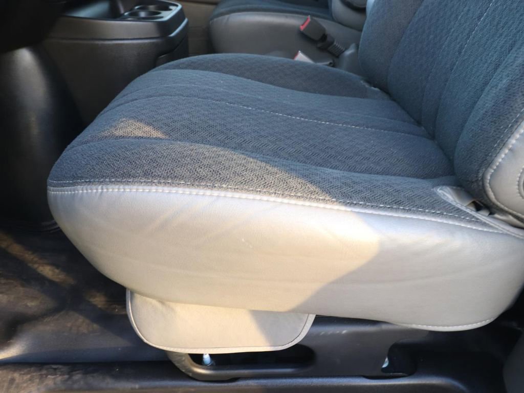 Used 2024 GMC Savana 2500 w/ Driver Convenience Package image 18