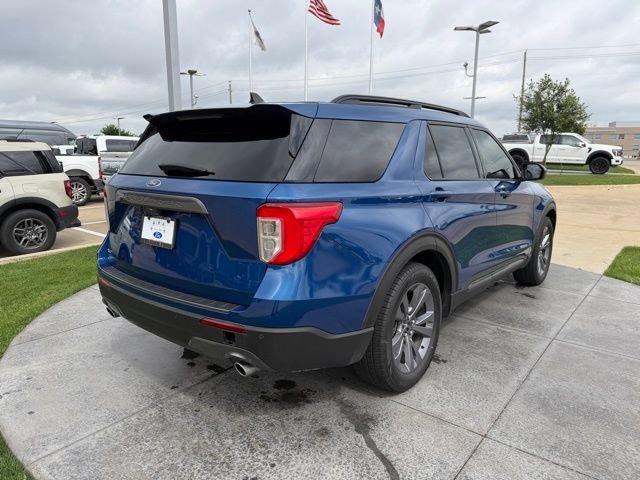 Certified 2023 Ford Explorer XLT w/ Equipment Group 202A image 3