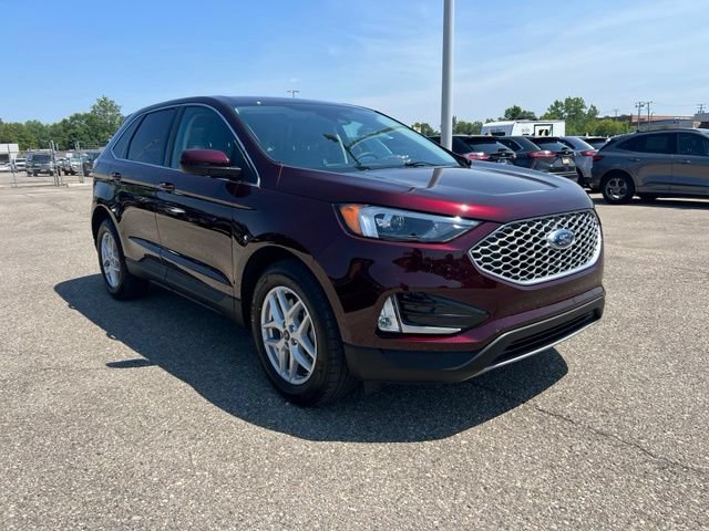 Certified 2024 Ford Edge SEL w/ Convenience Package AWD/4WD image 3