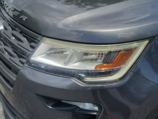 Certified 2018 Ford Explorer XLT w/ Equipment Group 202A FWD image 9