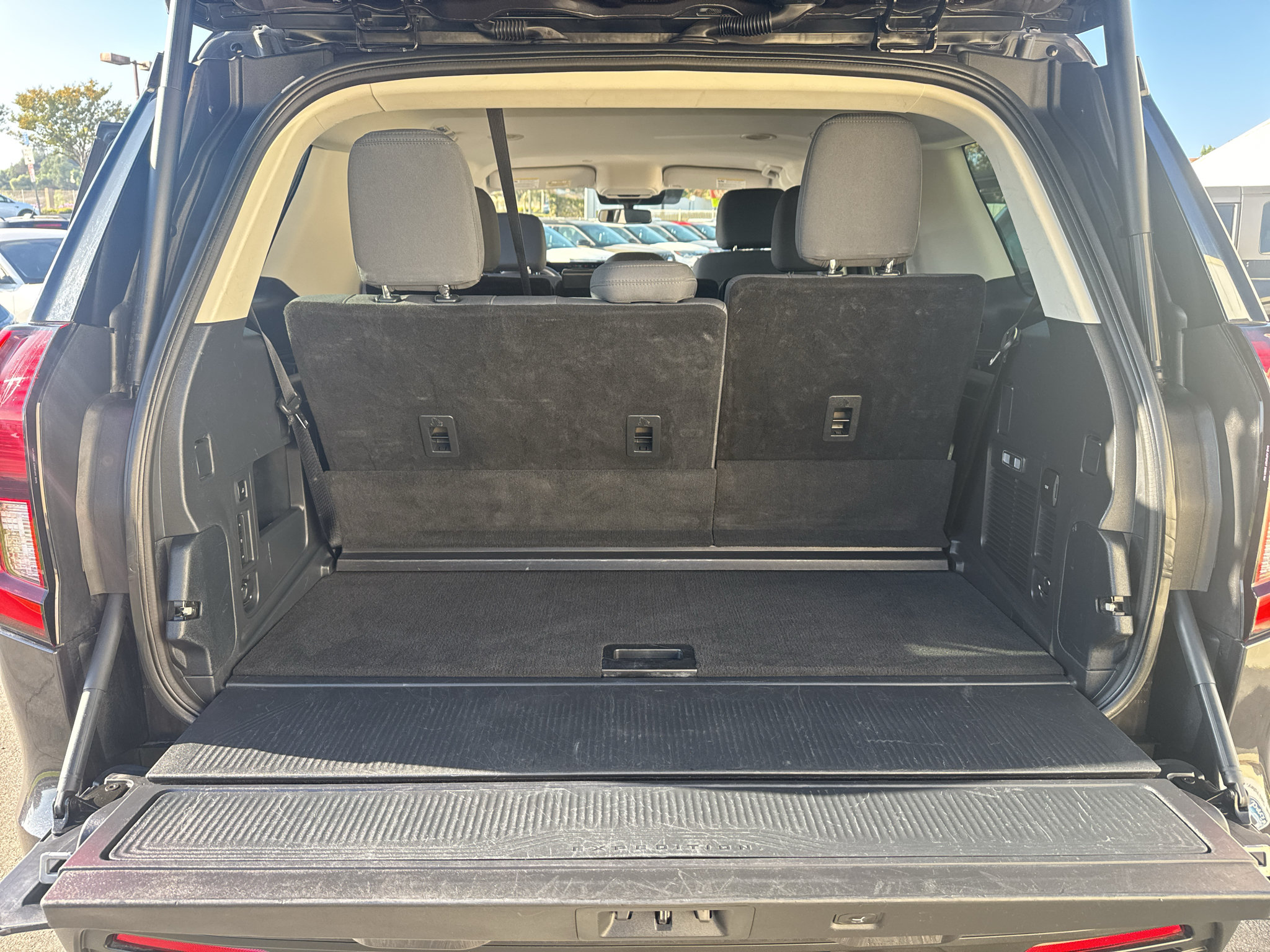 Certified 2025 Ford Expedition Active AWD/4WD image 15