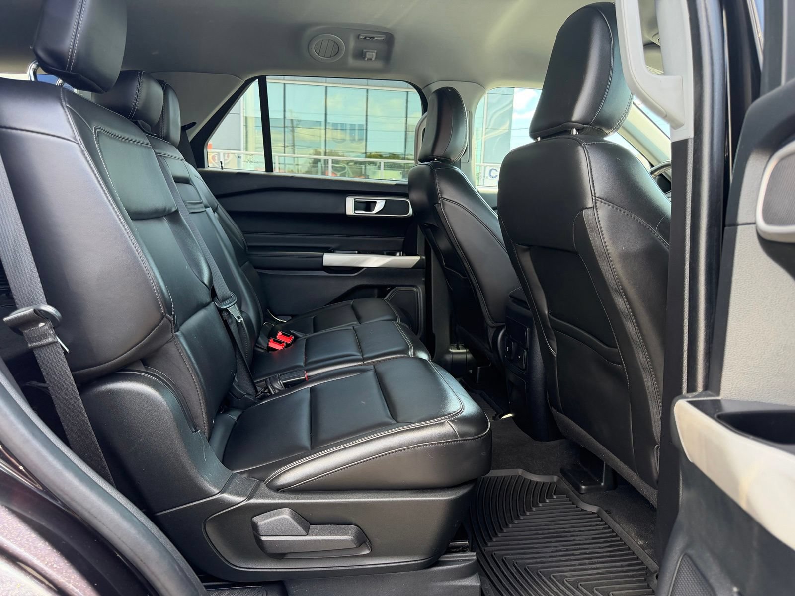Certified 2022 Ford Explorer XLT w/ Equipment Group 202A AWD/4WD image 37