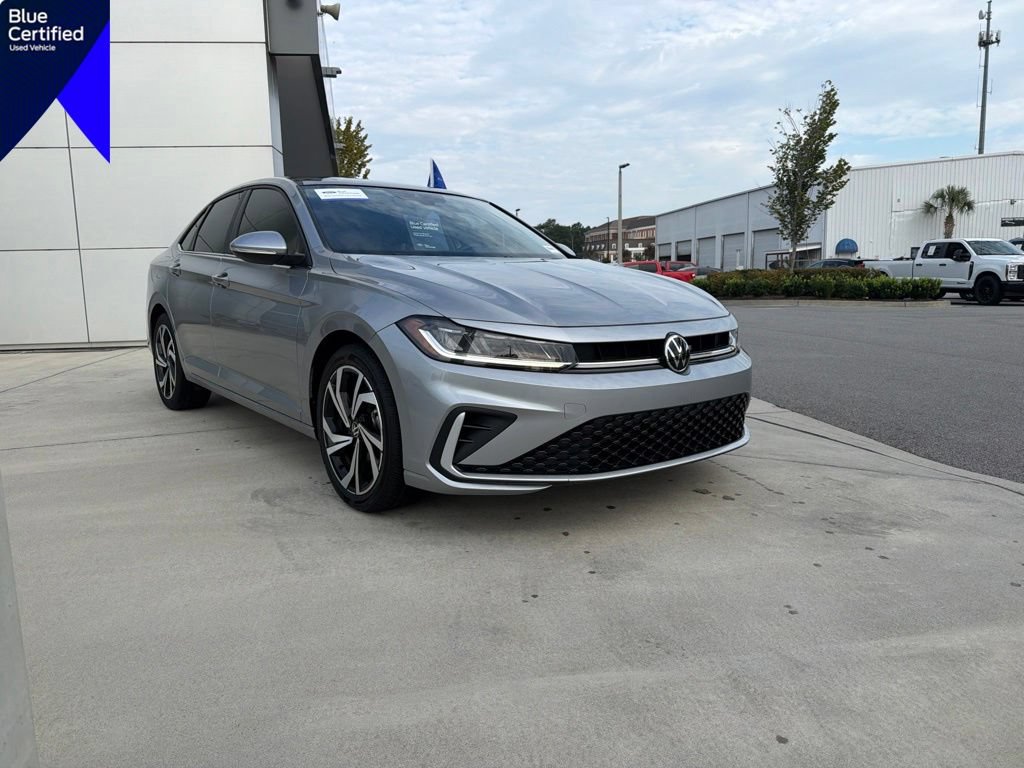 Used 2025 Volkswagen Jetta SEL FWD image 1