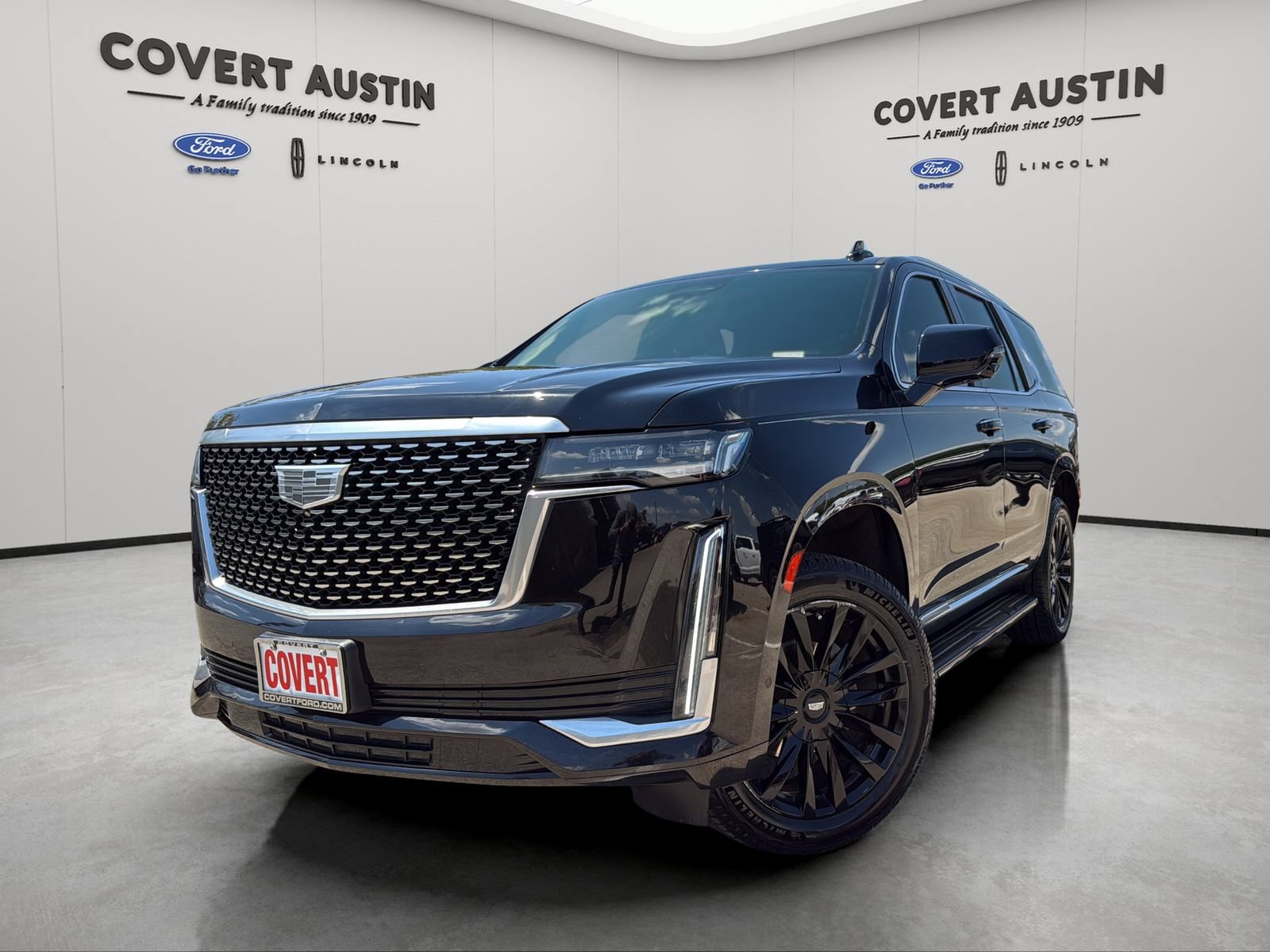 Used 2021 Cadillac Escalade Premium Luxury RWD image 1