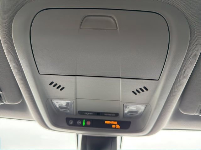 Used 2023 Chevrolet Blazer LT image 34