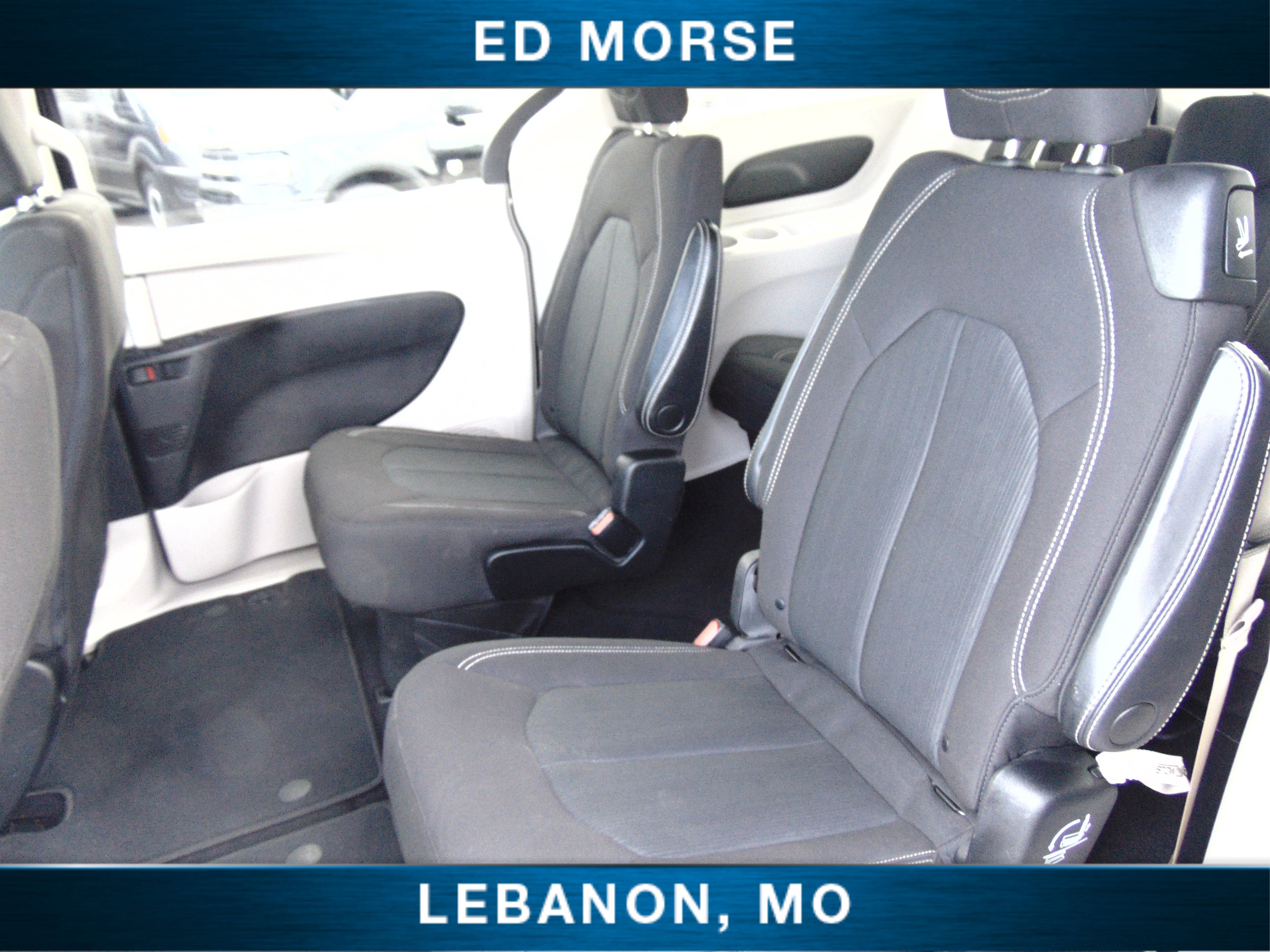 Used 2020 Chrysler Voyager LX image 11