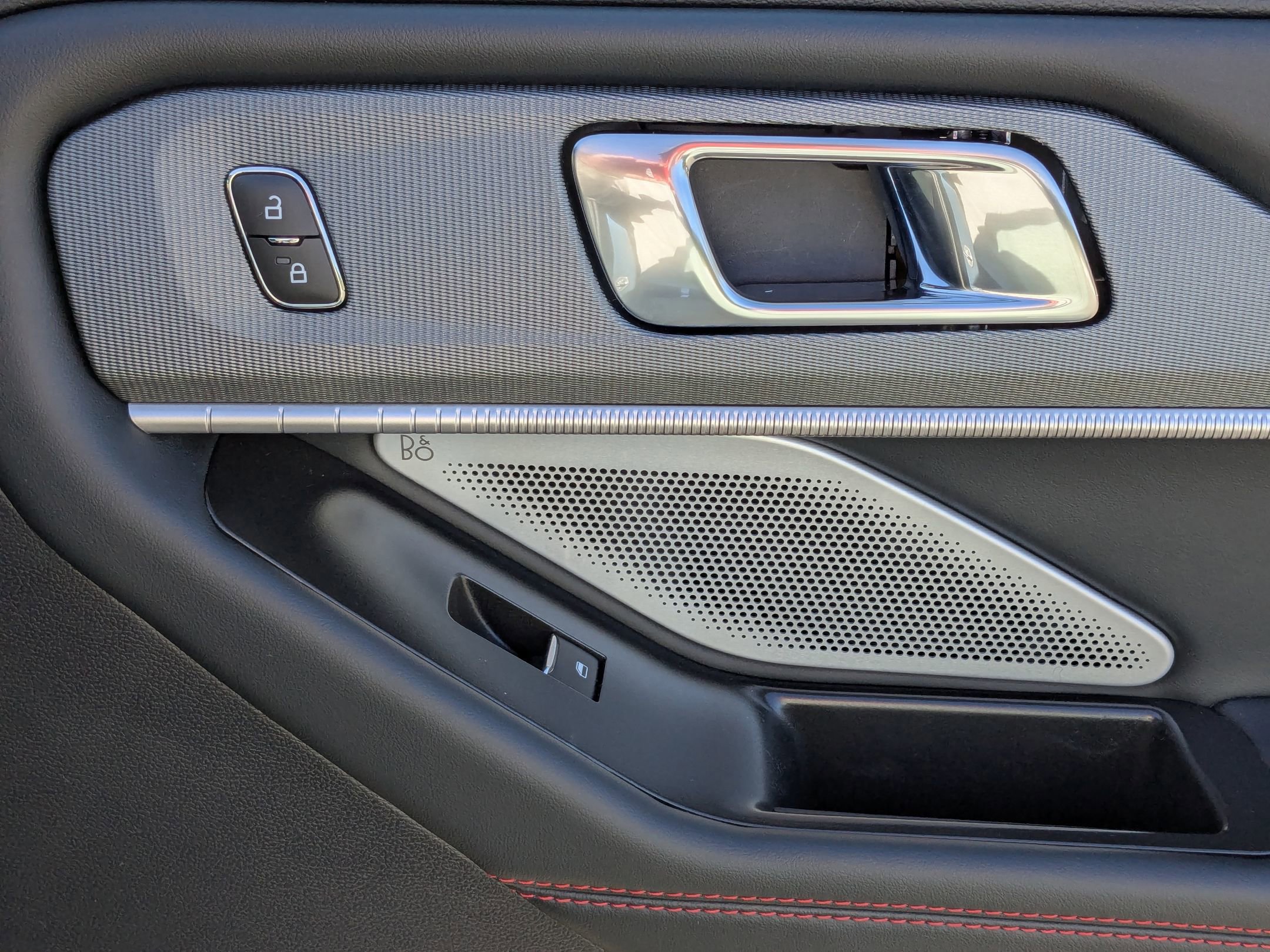 Certified 2025 Ford Explorer ST image 47