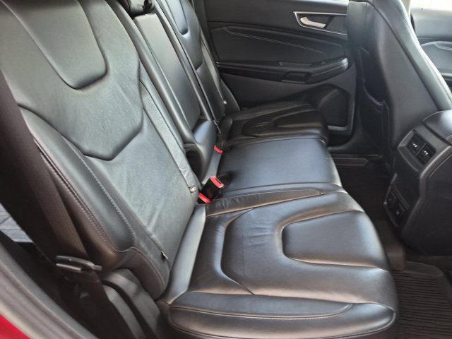 Certified 2020 Ford Edge Titanium FWD image 33