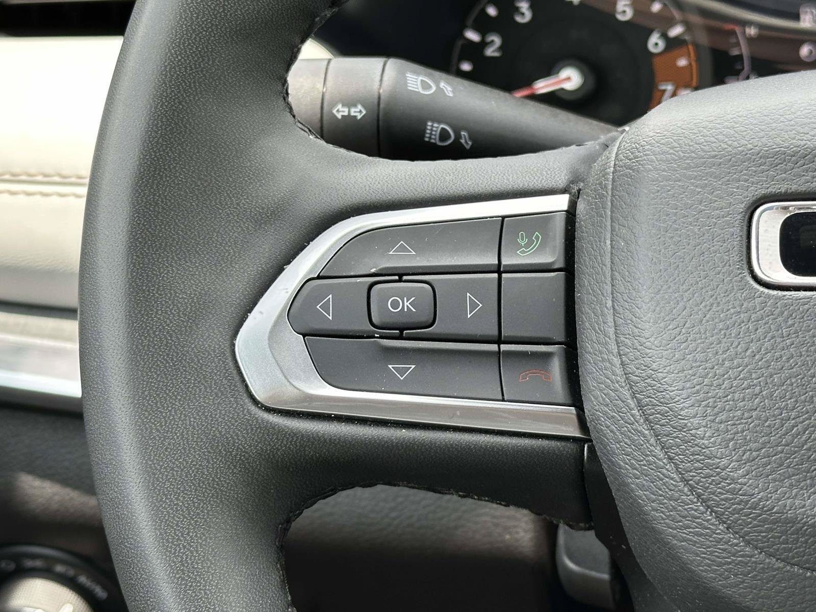Used 2025 Jeep Compass Limited AWD/4WD image 22