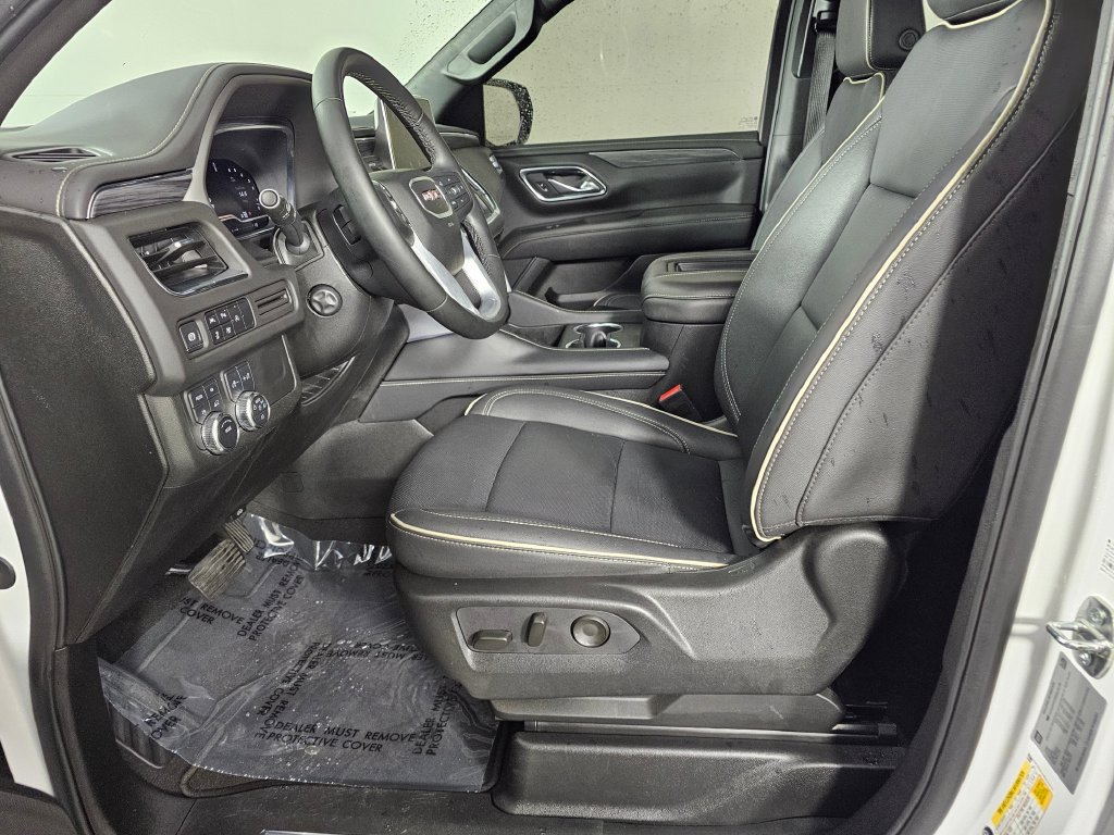 Used 2024 GMC Yukon XL SLT w/ SLT Luxury Package AWD/4WD image 24