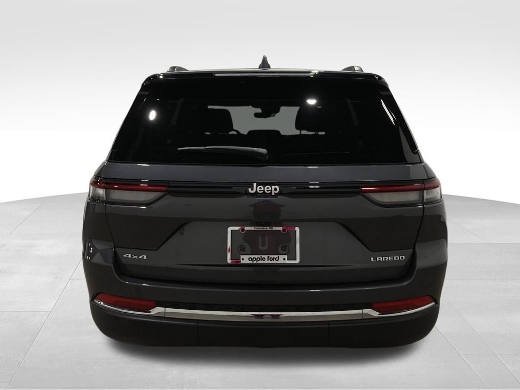 Used 2025 Jeep Grand Cherokee Laredo X image 4
