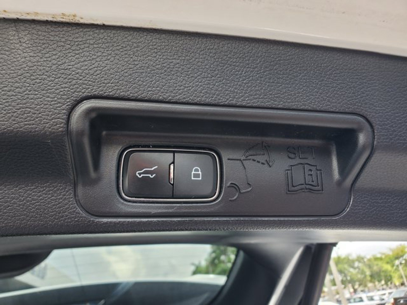 Certified 2020 Ford Explorer XLT w/ Equipment Group 202A RWD image 9
