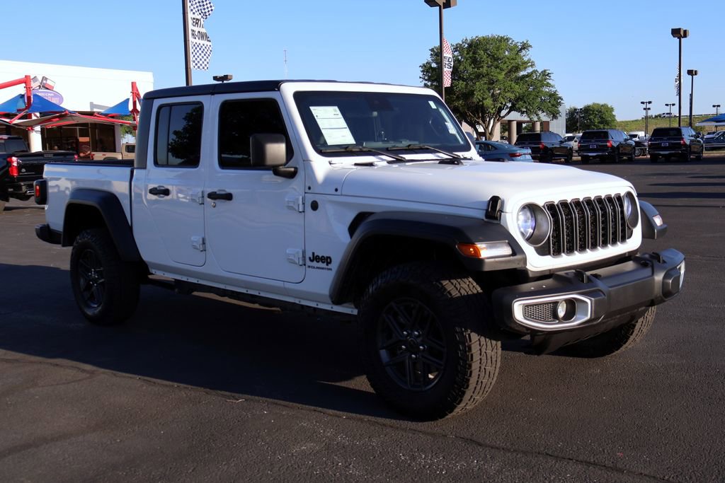 Used 2025 Jeep Gladiator Sport AWD/4WD image 11