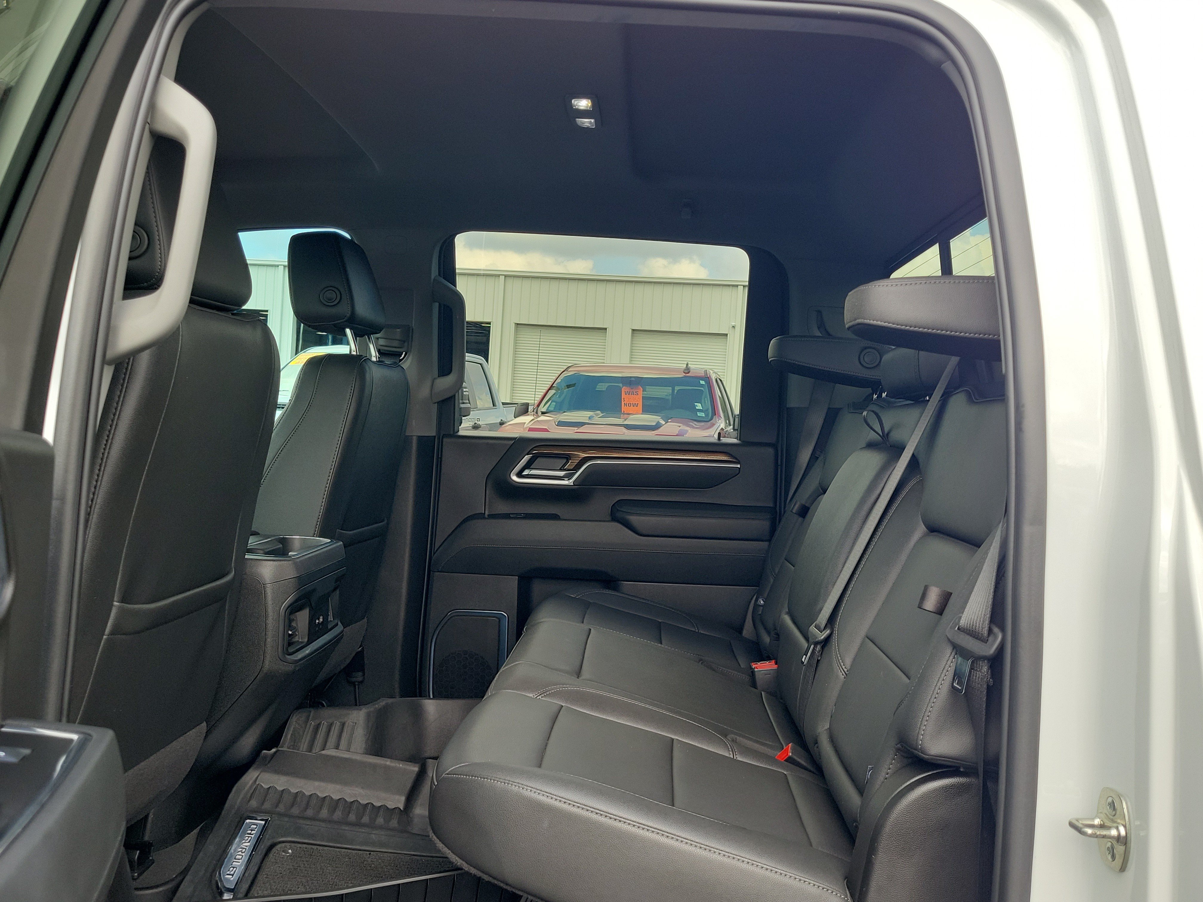 Used 2025 Chevrolet Silverado 2500 LT w/ Leather Package AWD/4WD image 14