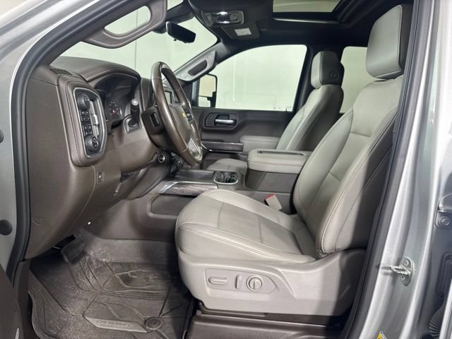 Used 2021 Chevrolet Silverado 1500 LTZ w/ LTZ Premium Package AWD/4WD image 11