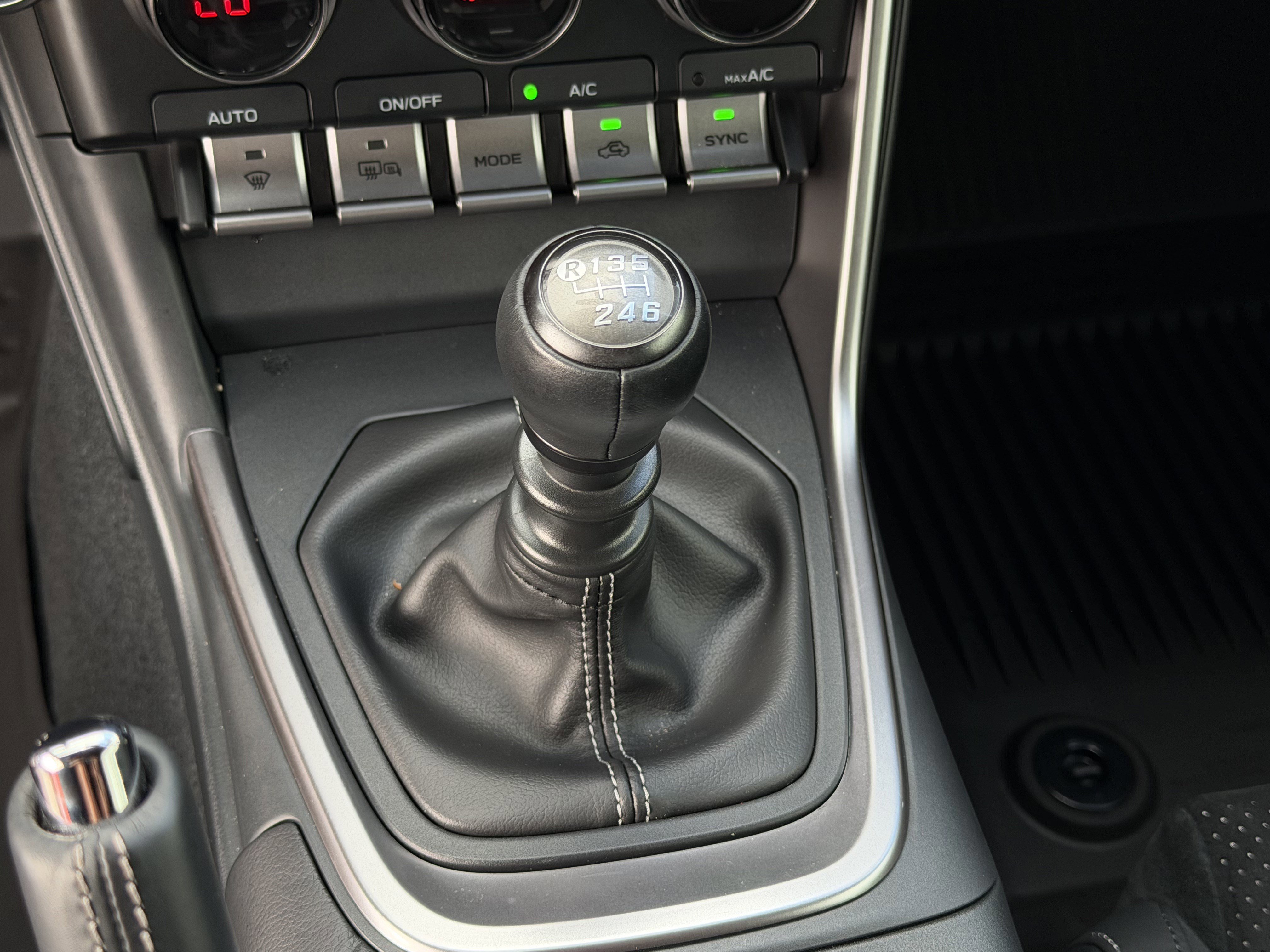 Used 2025 Toyota GR86 Premium w/ ALL Weather Mat Package (TMS) image 16