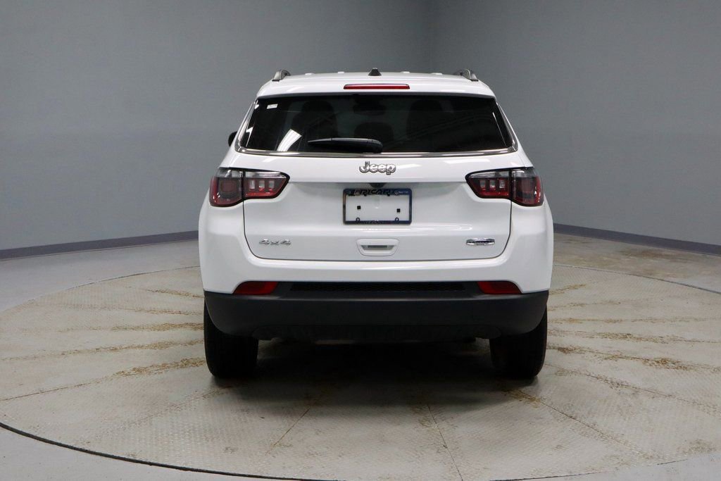 Used 2025 Jeep Compass Latitude image 4