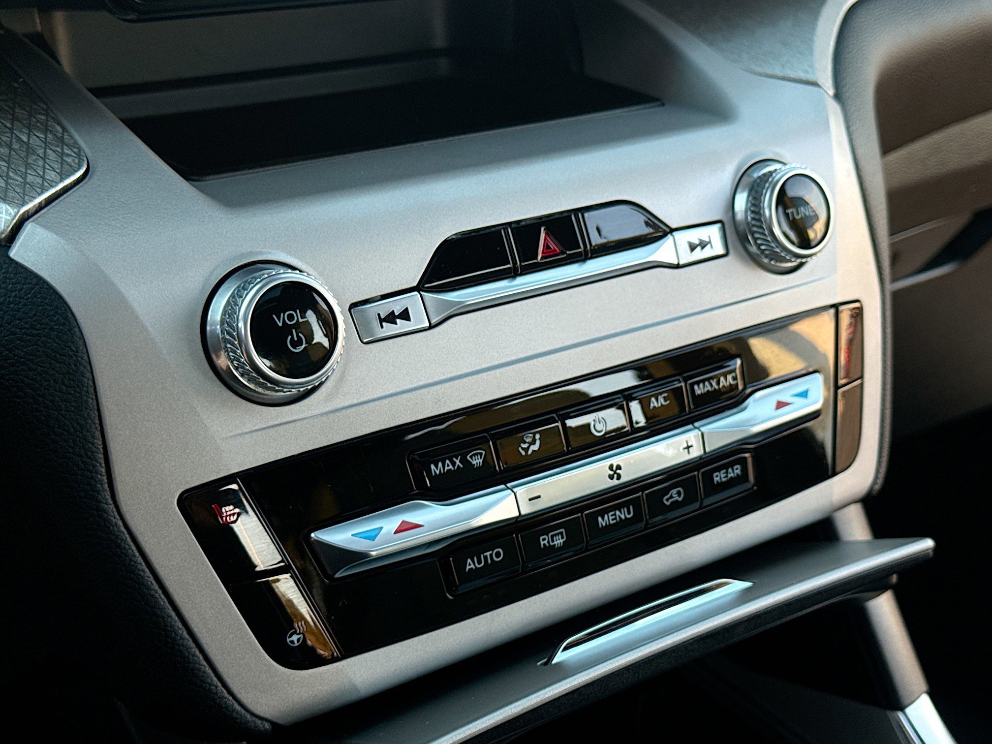 Certified 2023 Ford Explorer Timberline image 14