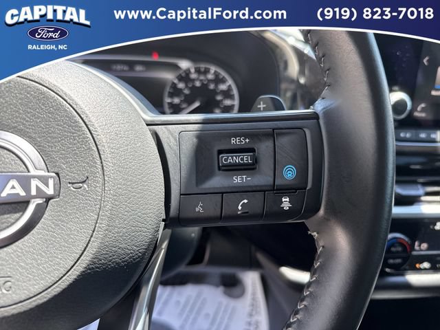 Used 2025 Nissan Pathfinder SV FWD image 23