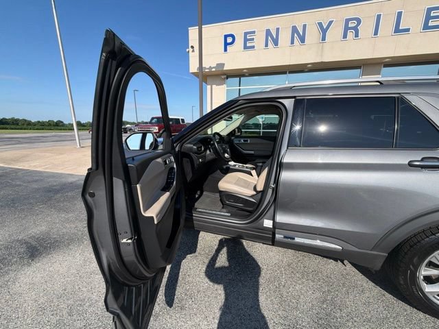 Certified 2021 Ford Explorer Limited w/ Equipment Group 301A RWD image 9