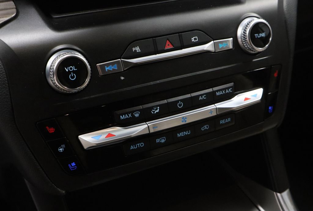 Certified 2020 Ford Explorer Limited image 32