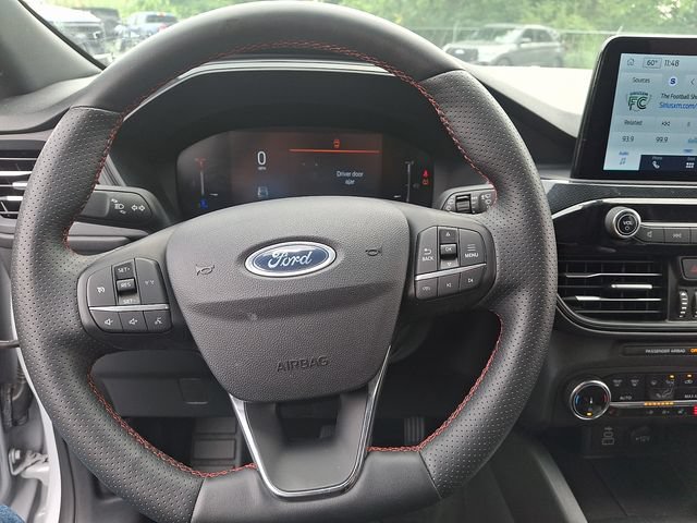Certified 2025 Ford Escape ST-Line Select AWD/4WD image 31