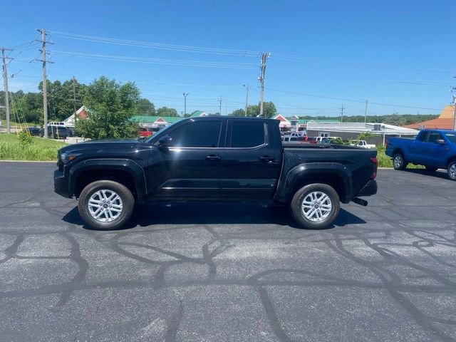 Used 2025 Toyota Tacoma SR5 AWD/4WD image 2