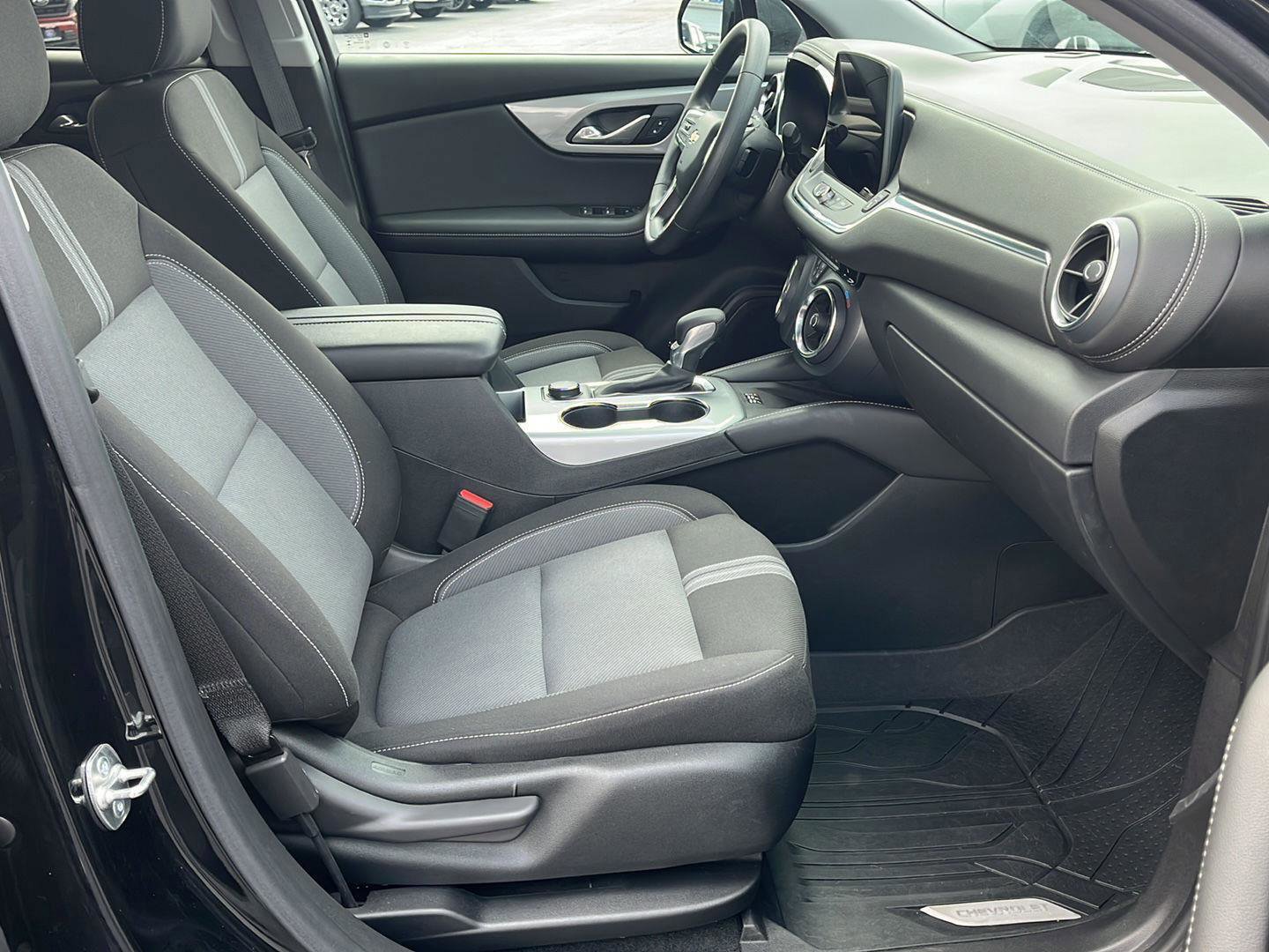 Used 2024 Chevrolet Blazer LT w/ Convenience Package image 12