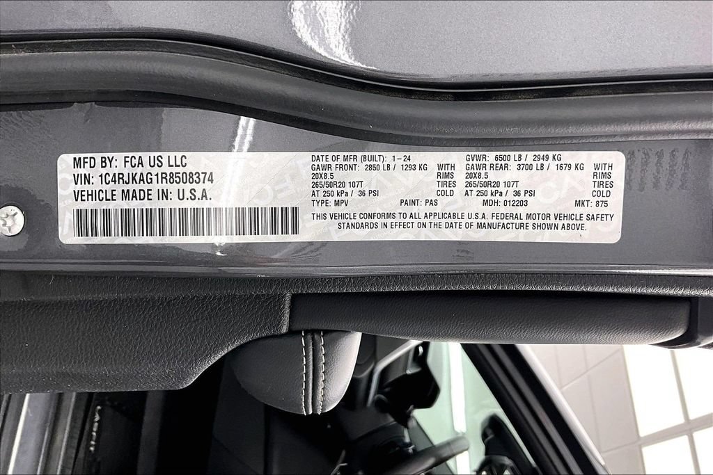 Used 2024 Jeep Grand Cherokee L Laredo AWD/4WD image 36