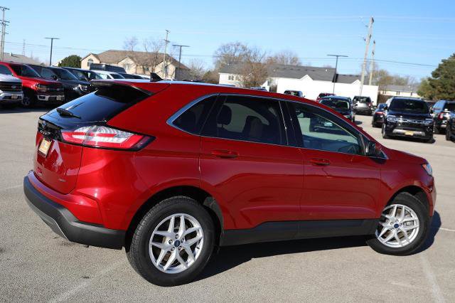 Certified 2022 Ford Edge SEL w/ Convenience Package image 4