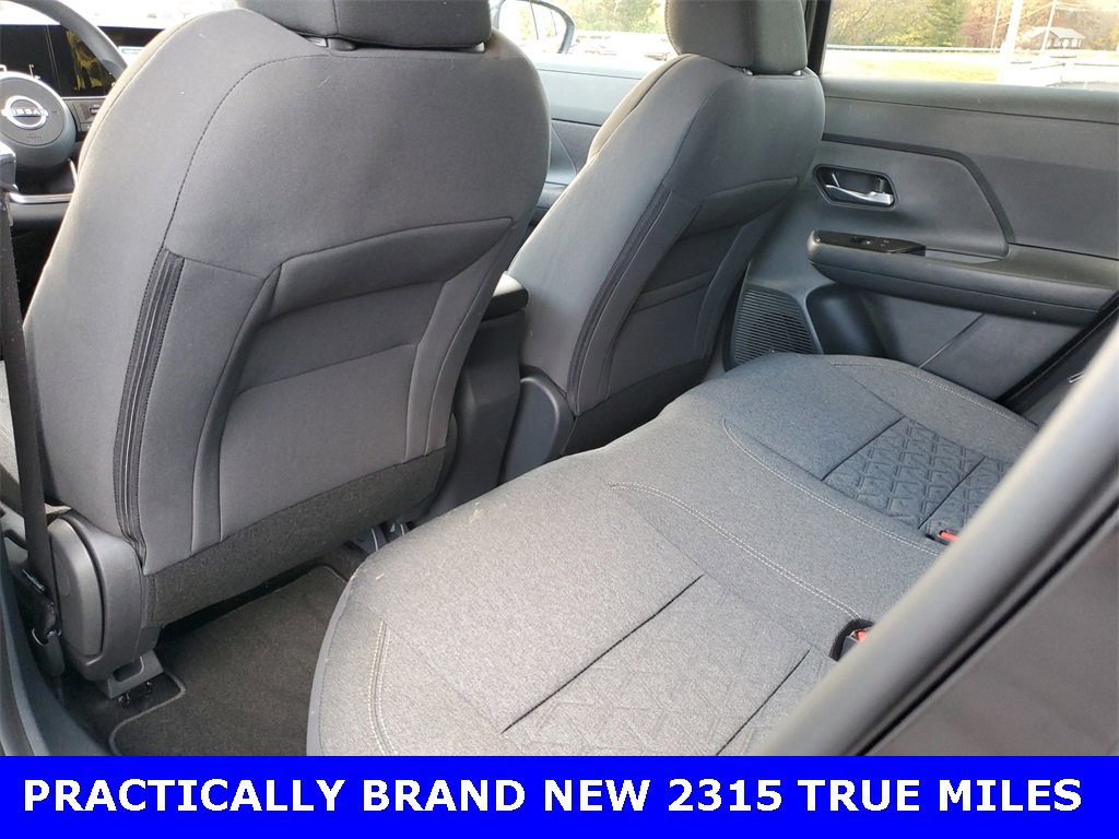 Used 2025 Nissan Kicks SV image 11