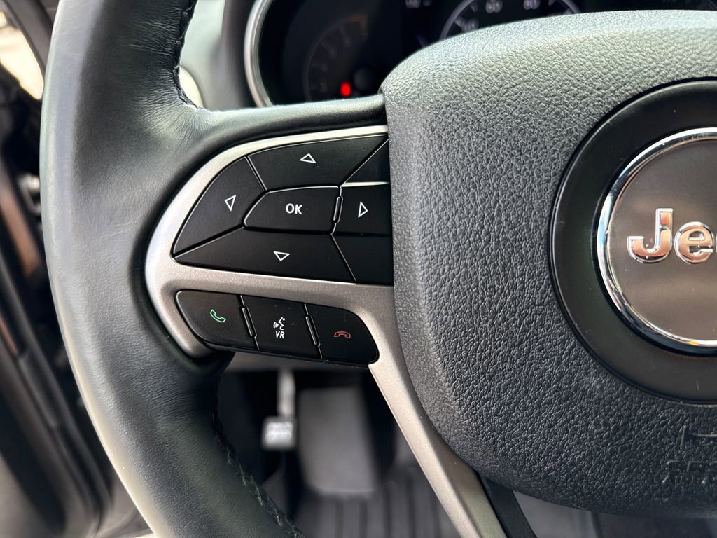 Used 2018 Jeep Grand Cherokee Laredo image 14