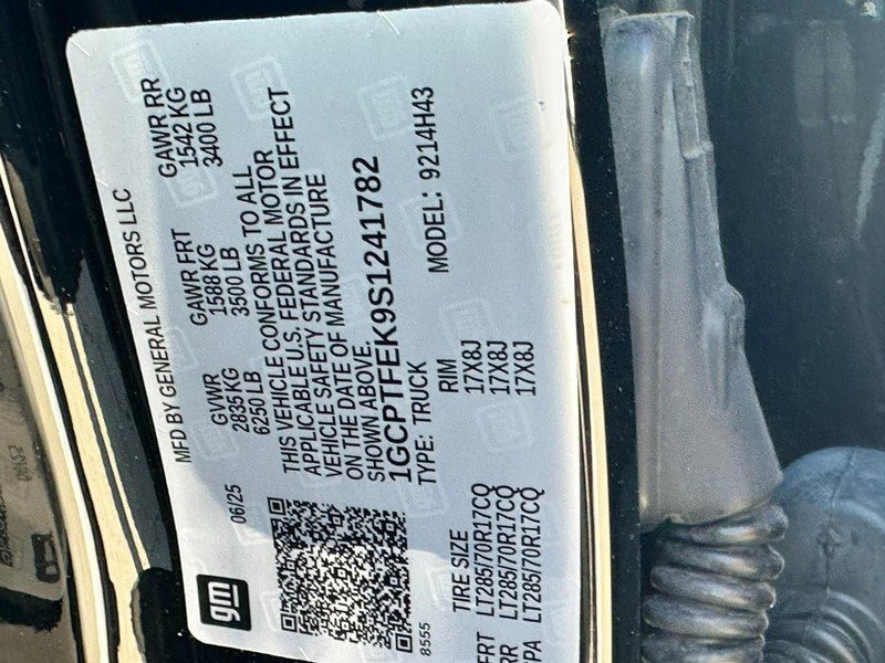 Used 2025 Chevrolet Colorado ZR2 w/ Technology Package AWD/4WD image 25