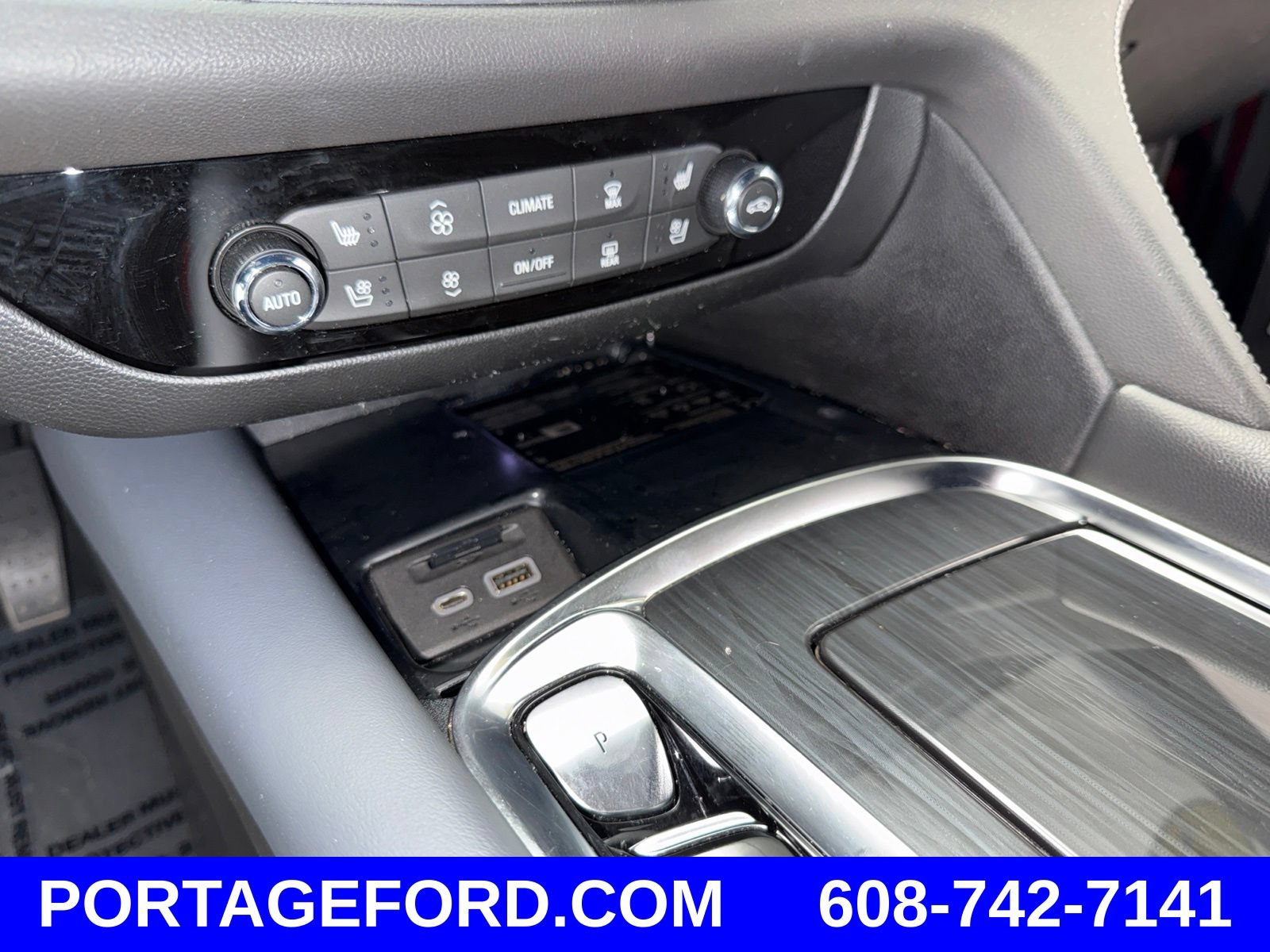 Used 2024 Buick Enclave Premium AWD/4WD image 19