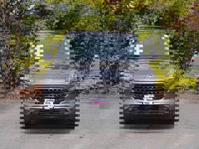 Certified 2022 Ford Escape SE w/ SE Sport Appearance Package image 32