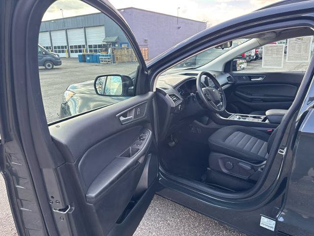 Certified 2023 Ford Edge SE w/ Black Appearance Package AWD/4WD image 6