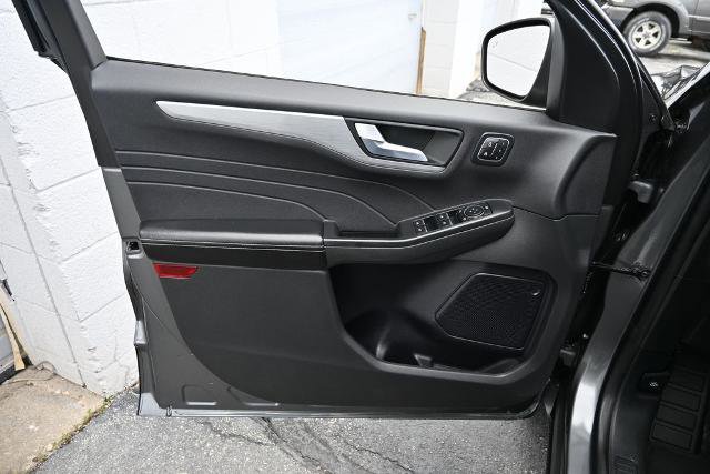 Certified 2024 Ford Escape Platinum AWD/4WD image 19
