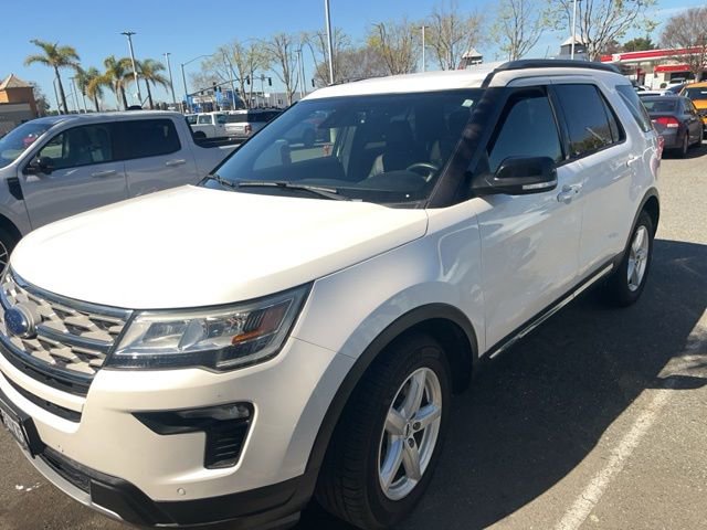 Certified 2018 Ford Explorer XLT w/ Equipment Group 202A image 3