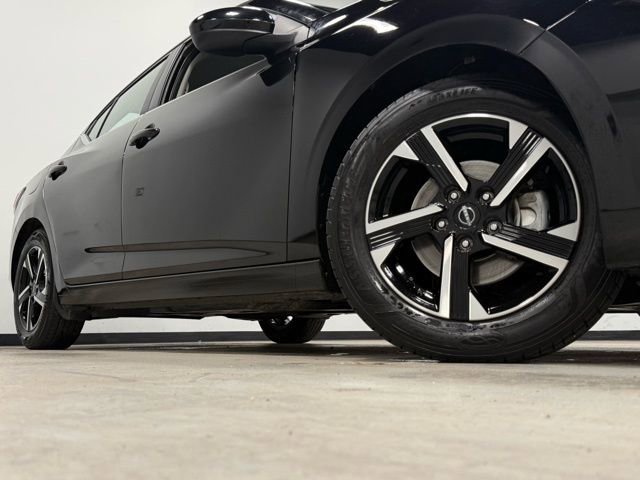 Used 2024 Nissan Sentra SV image 3