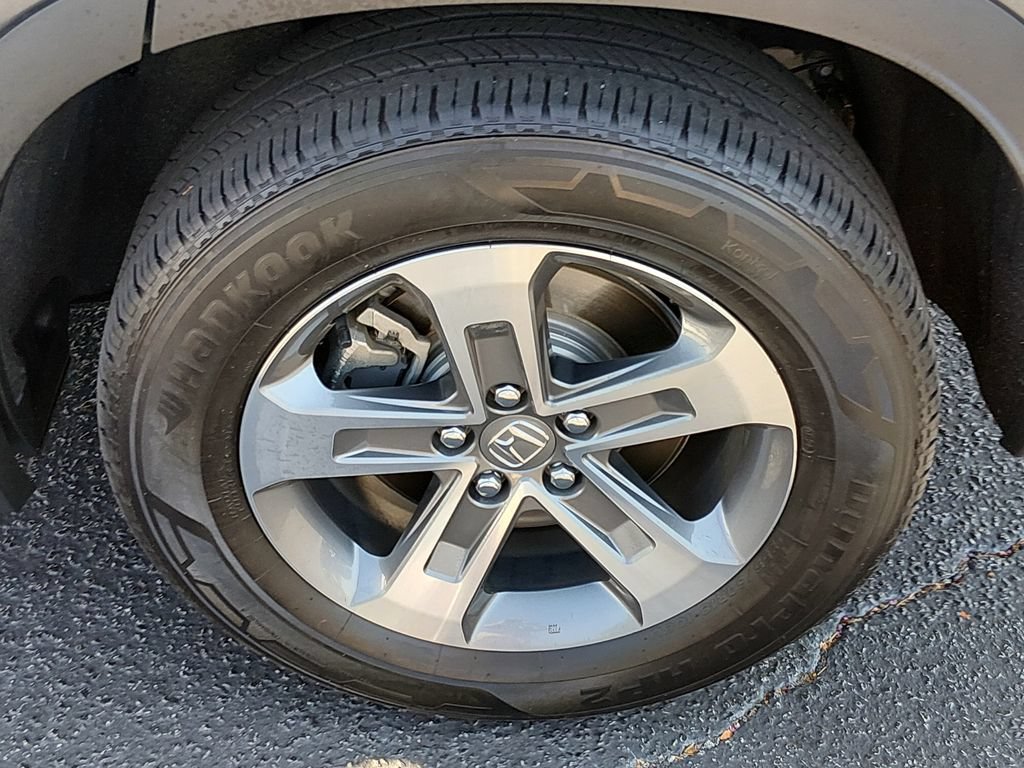 Used 2025 Honda Pilot EX-L image 18