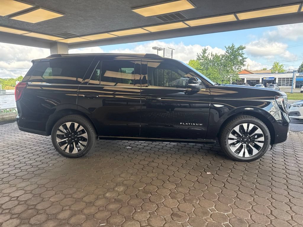 Certified 2025 Ford Expedition Platinum w/ Driver's Package AWD/4WD image 5