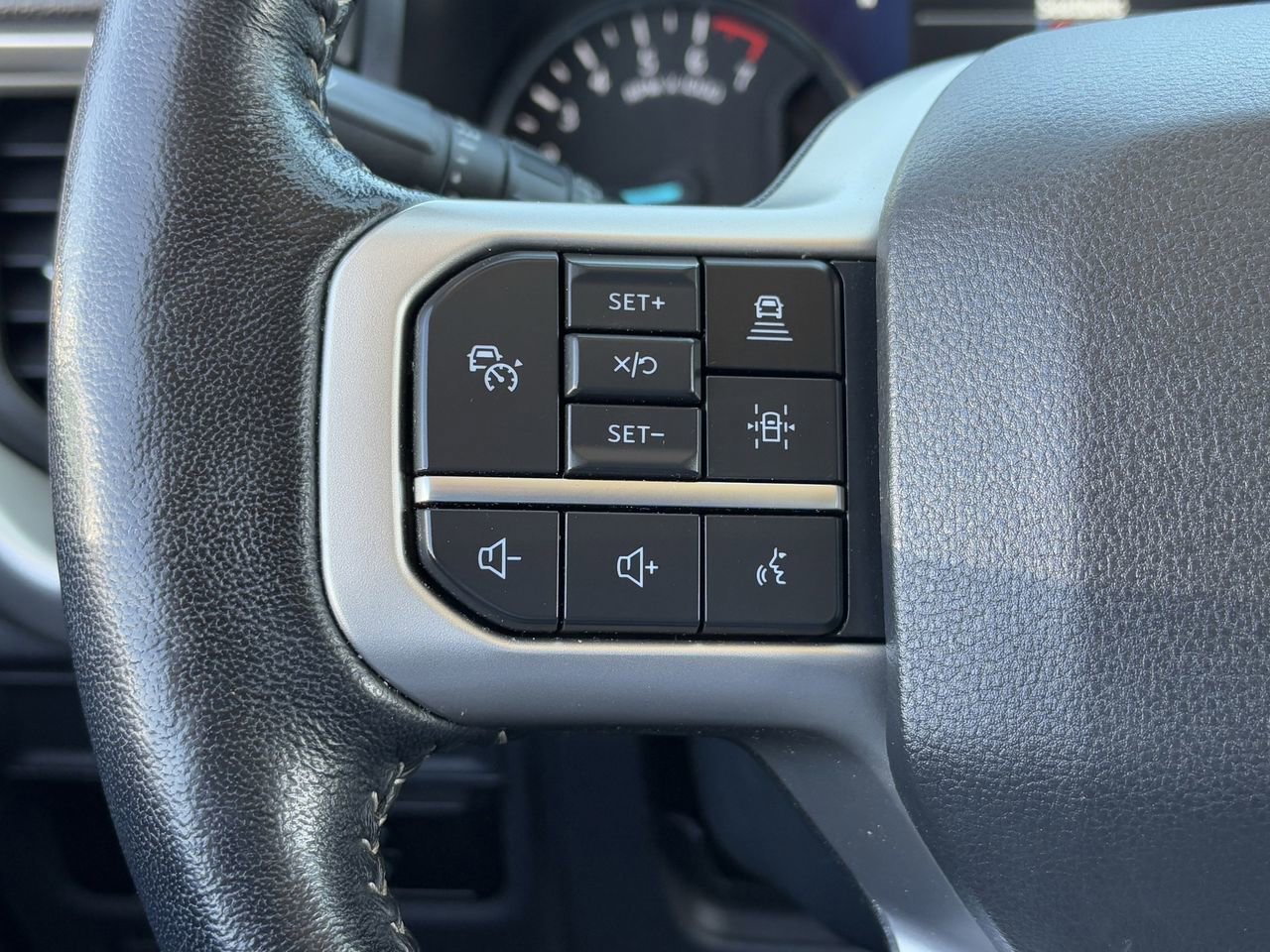 Certified 2023 Ford Expedition XLT image 15