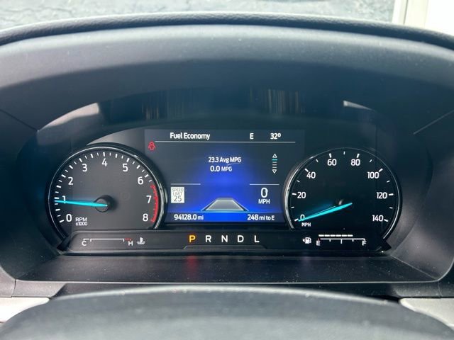 Certified 2022 Ford Explorer XLT w/ Equipment Group 202A AWD/4WD image 2