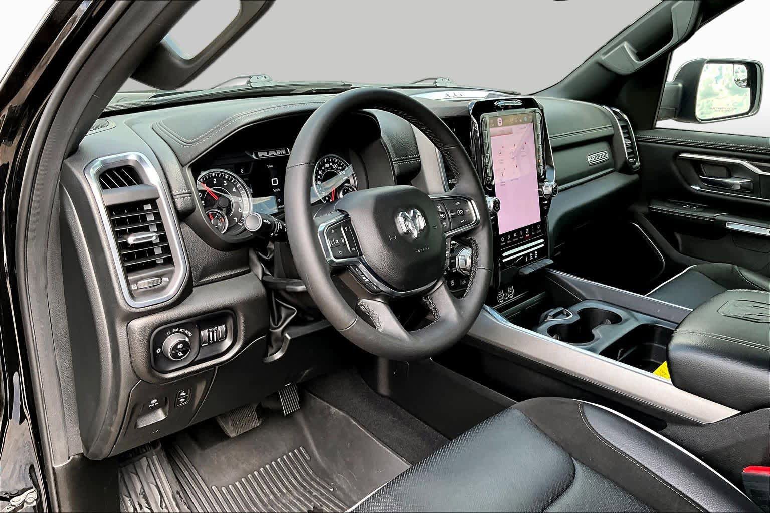 Used 2025 RAM 1500 Laramie w/ Off Road Group AWD/4WD image 18