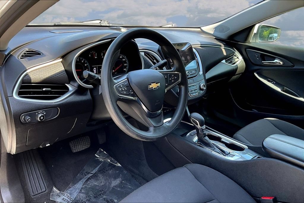 Used 2024 Chevrolet Malibu LT FWD image 19