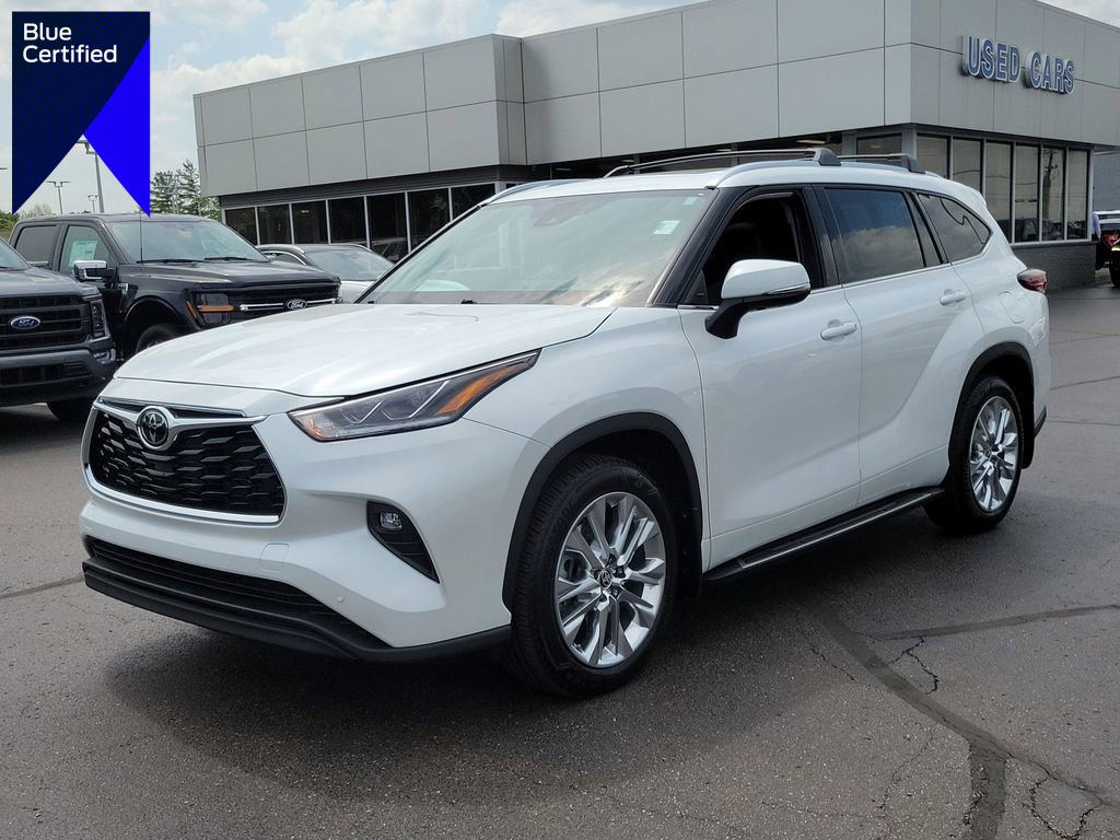 Used 2024 Toyota Highlander Limited AWD/4WD image 1