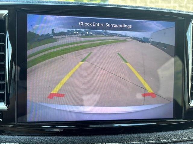 Used 2024 Chrysler Pacifica Limited FWD image 24
