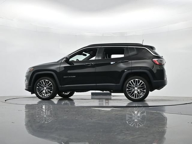 Used 2023 Jeep Compass Limited w/ Elite Group AWD/4WD image 40