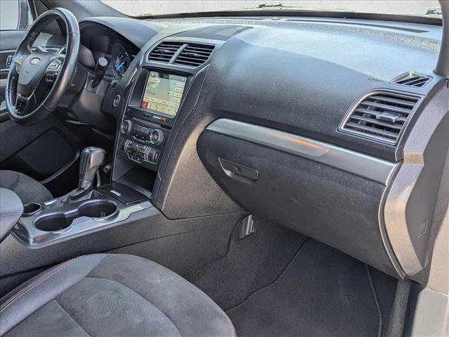 Certified 2018 Ford Explorer XLT w/ Equipment Group 202A FWD image 23